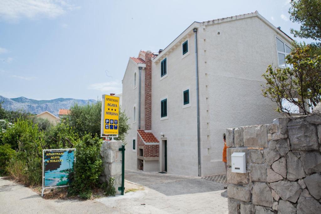 Apartments Agava-Mirjana 오미스 외부 사진