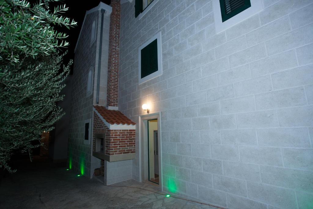 Apartments Agava-Mirjana 오미스 외부 사진